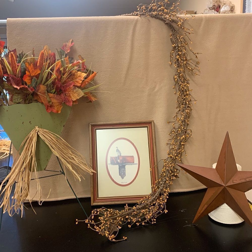 This listing is for four items for your decor.  Inv 116